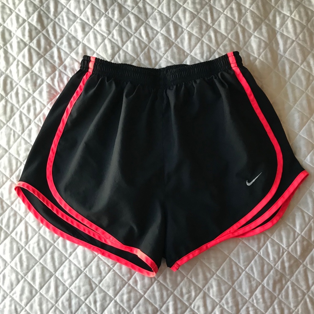 Black Nike Tempo Shorts - Small